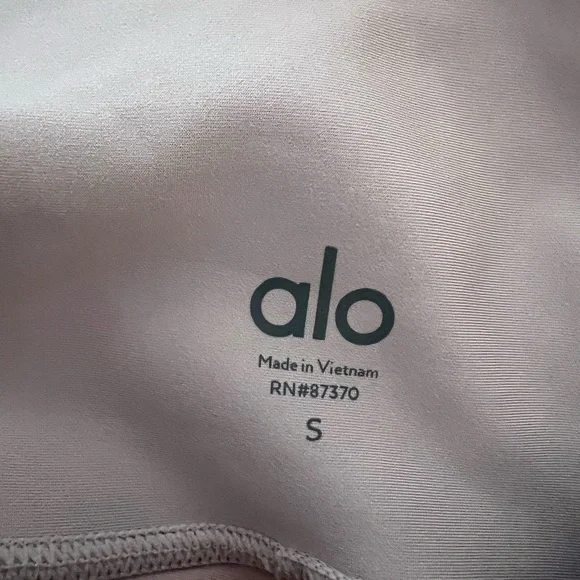 ALO Yoga Airlift 7/8 Leggings - Picture 3 of 5